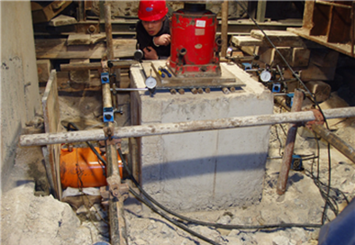 坝陵河大桥西锚碇现场